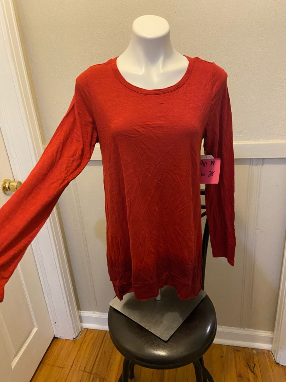 Wonderly Medium Women's Long Sleeve Crewneck Top in Deep Red